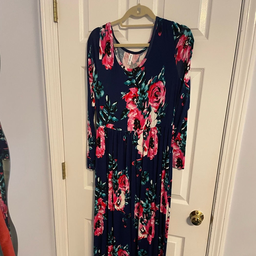 Maxi navy floral long sleeve